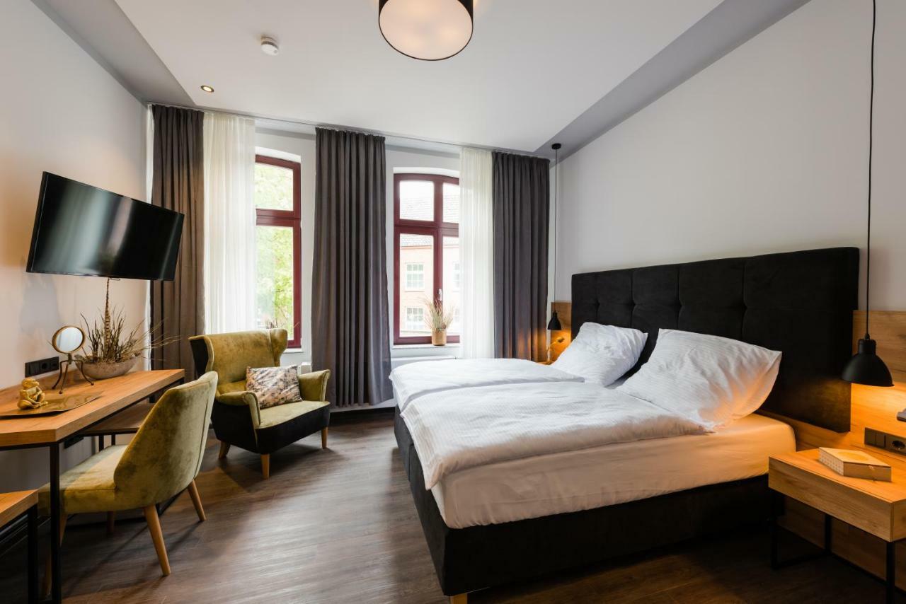 360 Grad Hotel & Bar Leer Bagian luar foto