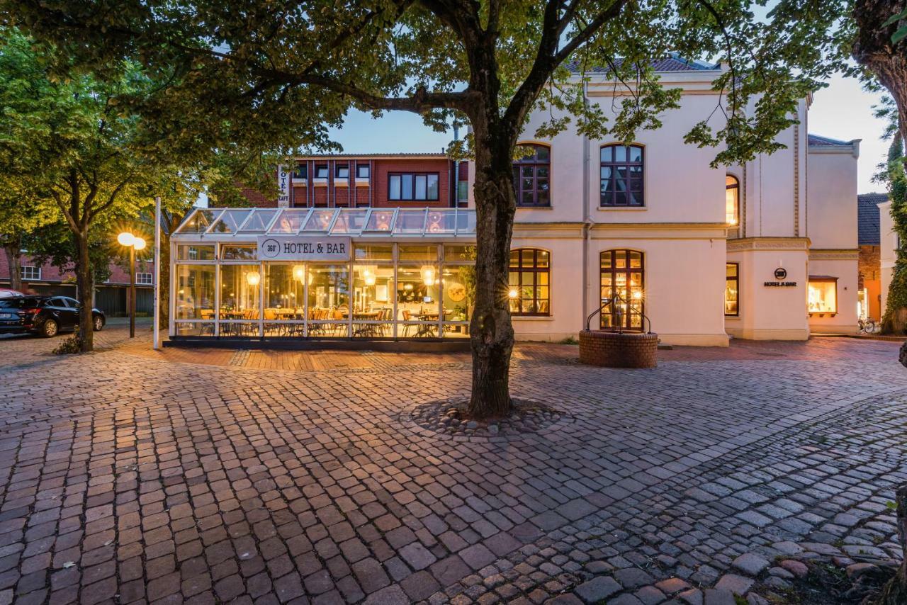 360 Grad Hotel & Bar Leer Bagian luar foto