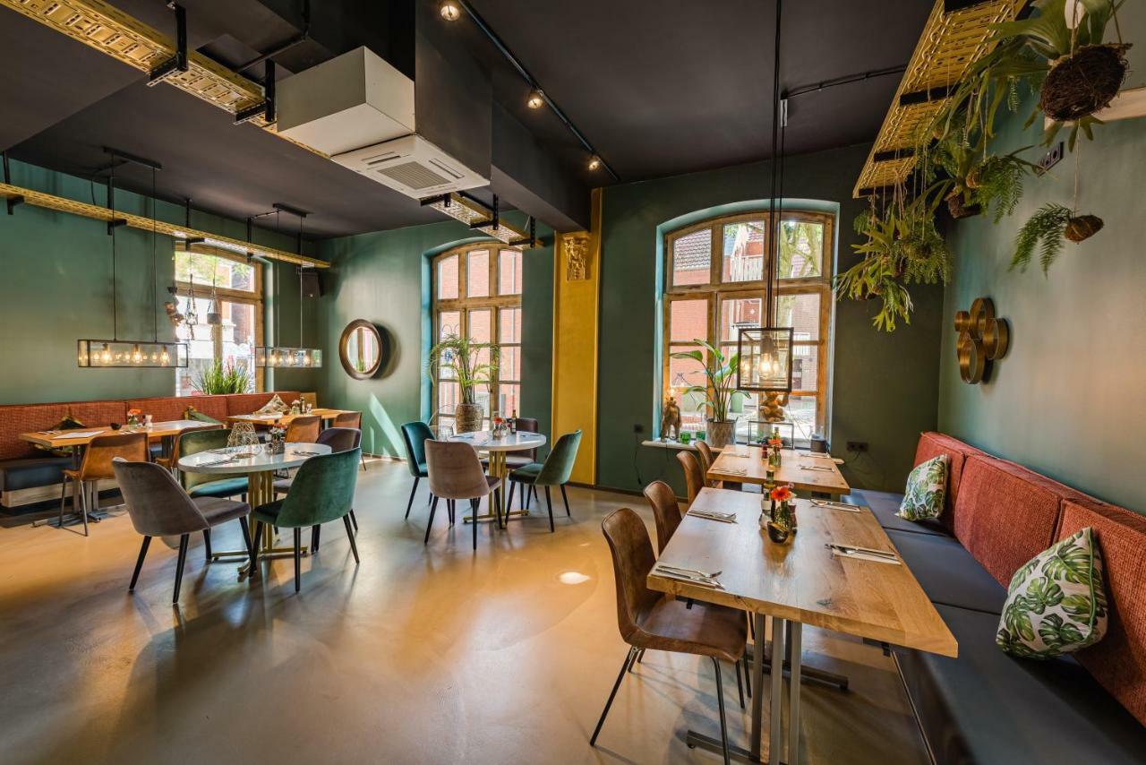 360 Grad Hotel & Bar Leer Bagian luar foto